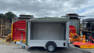 Debon C300 box trailer in green with side hatch