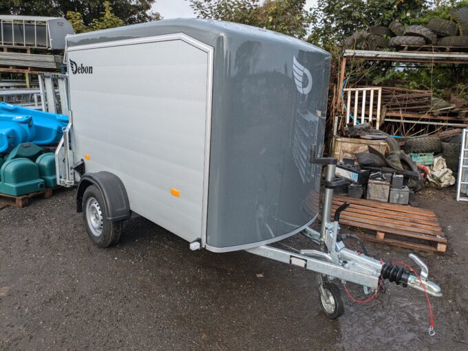 Debon Roadster C255 box trailer