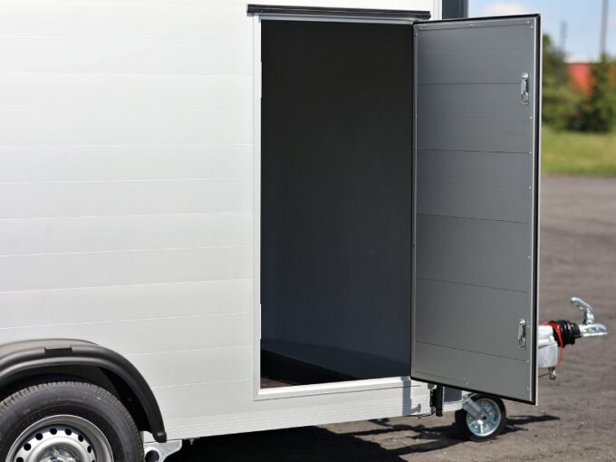 Debon Roadster C300 Box Van Trailer side door