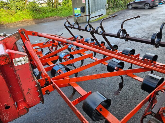 Kongskilde Vibraflex complete with following harrow (3.2m)