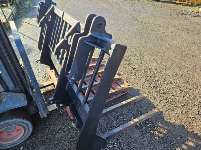 7' 6" dung fork with Hardox tines and JCB quick fit brackets