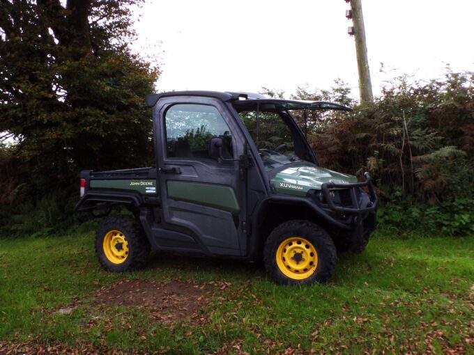 John Deere Gator XUV865M 4x4 UTV