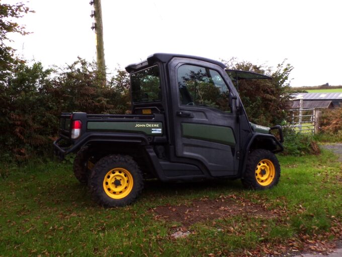 John Deere Gator XUV865M 4x4 UTV