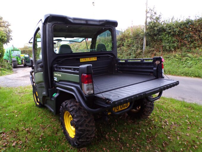 John Deere Gator XUV865M 4x4 UTV