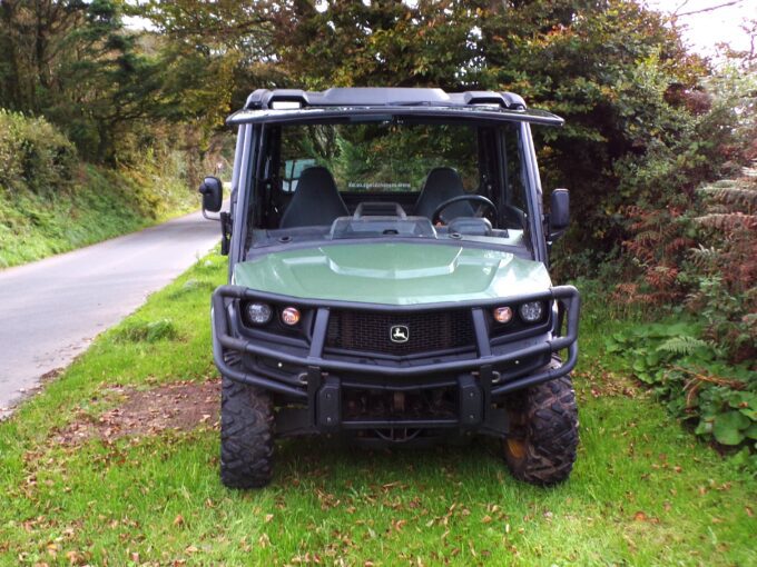 John Deere Gator XUV865M 4x4 UTV