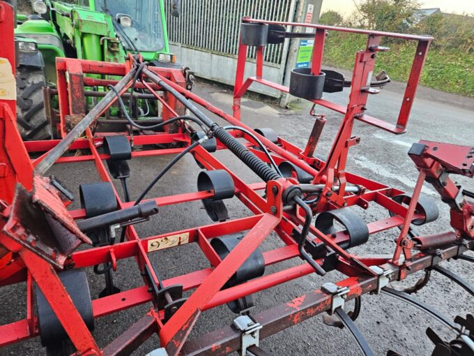 Kongskilde 4m hydraulic folding cultivator