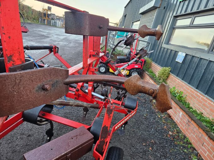 Kongskilde 4m hydraulic folding cultivator