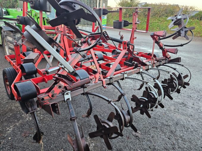 Kongskilde 4m hydraulic folding cultivator