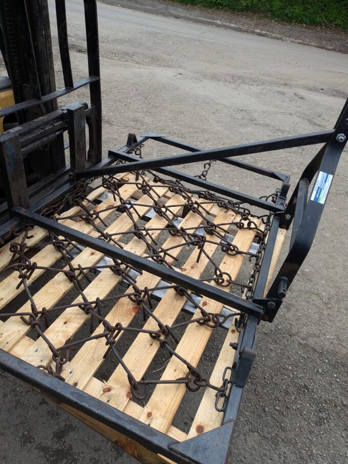 7' mounted chain harrows with foldable wings