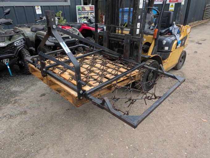 7' mounted chain harrows with foldable wings