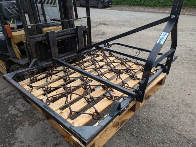 7' mounted chain harrows with foldable wings