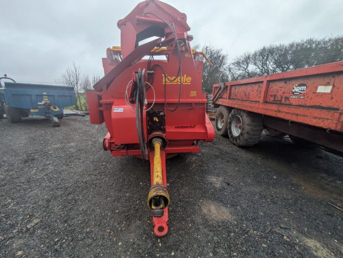 Front view of Teagle Tomahawk 8500 Straw Chopper