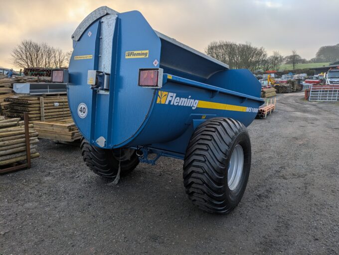 Fleming MS1000 side discharge muck spreader