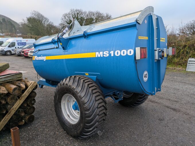 Fleming MS1000 side discharge muck spreader