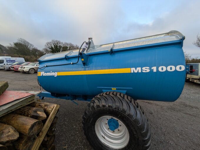 Fleming MS1000 side discharge muck spreader