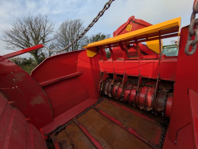 Used Teagle Tomahawk 8500 bale processor straw chopper