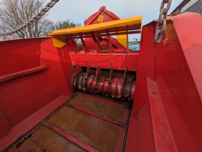 Used Teagle Tomahawk 8500 bale processor straw chopper