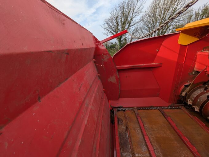 Used Teagle Tomahawk 8500 bale processor straw chopper