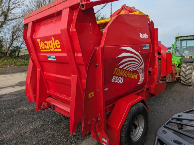 Used Teagle Tomahawk 8500 bale processor straw chopper