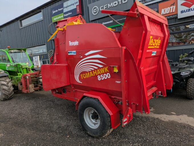 Used Teagle Tomahawk 8500 bale processor straw chopper