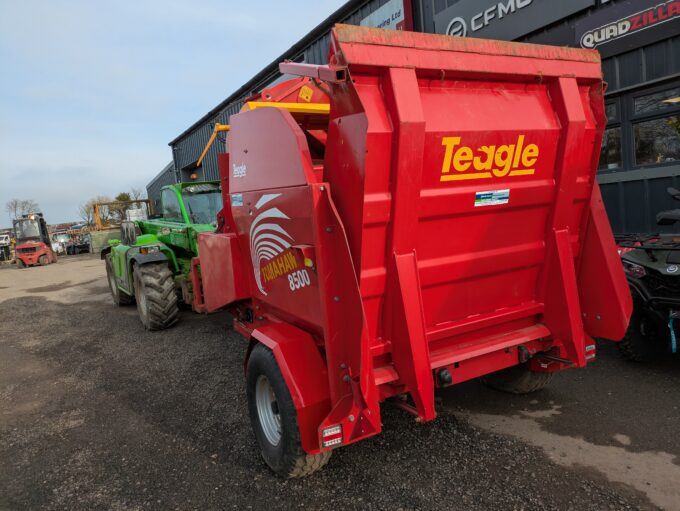 Used Teagle Tomahawk 8500 bale processor straw chopper