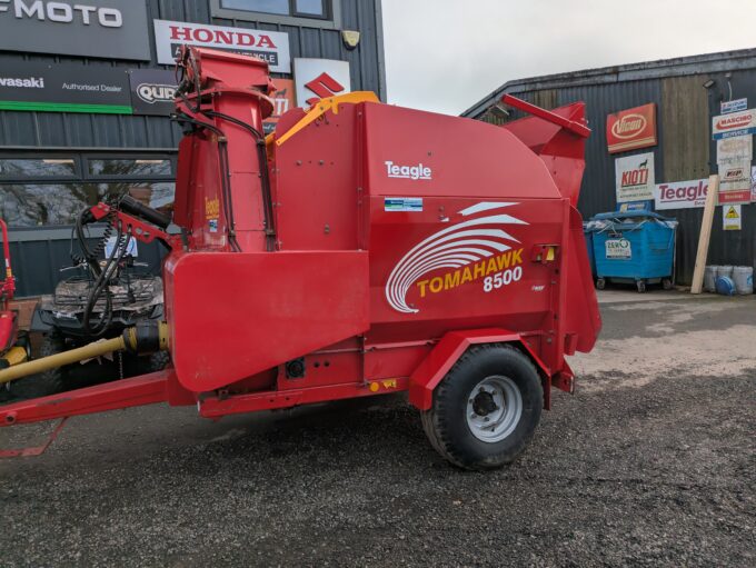 Used Teagle Tomahawk 8500 bale processor straw chopper