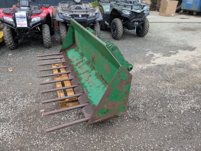 Suton 8ft Dung Fork