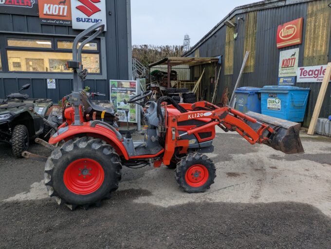 Kioti CK20 HST compact tractor