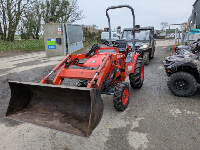 Kioti CK20 HST compact tractor