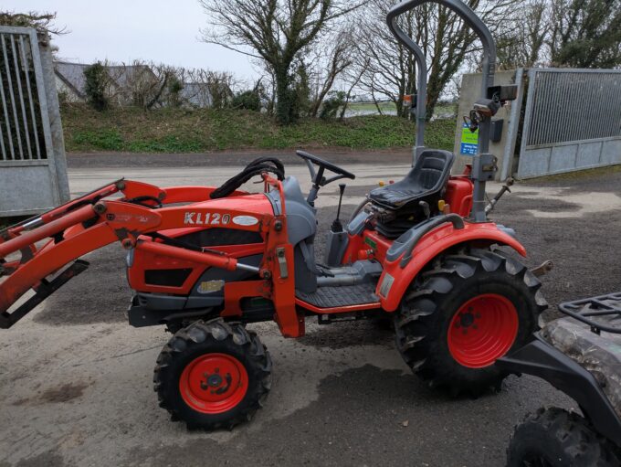 Kioti CK20 HST compact tractor