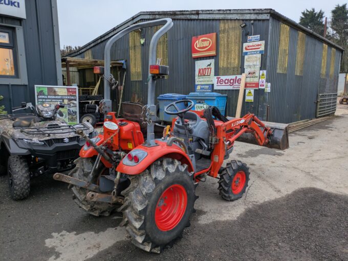 Kioti CK20 HST compact tractor