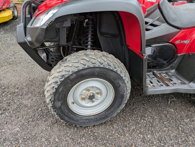 wheel and tyre on Kymco MXU 500