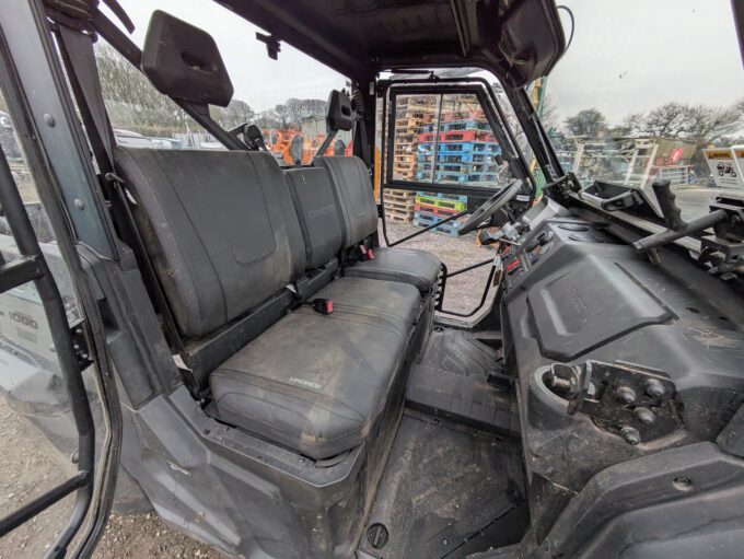 CFMOTO UFORCE 1000 UTV interior