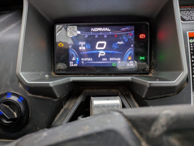 CFMOTO UFORCE 1000 UTV odometer