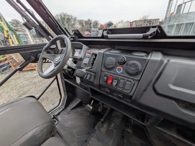 CFMOTO UFORCE 1000 UTV dashboard