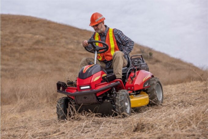 Canycom CMX2408 Ride-On Brushcutter
