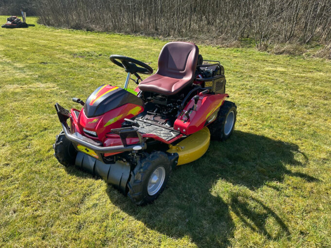 Canycom CMX 4WD Ride-on Brushcutter