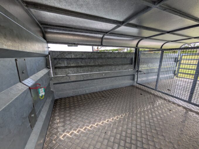 CLH 12ft x 5ft Livestock Trailer interior
