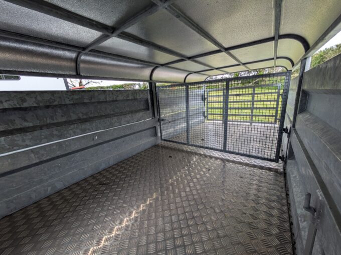 CLH 12ft x 5ft Livestock Trailer interior