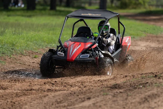 Hammerhead GTS150 LE on a dirt track