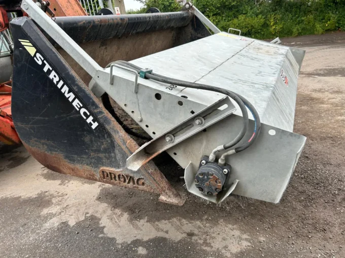 Strimech bucket brush