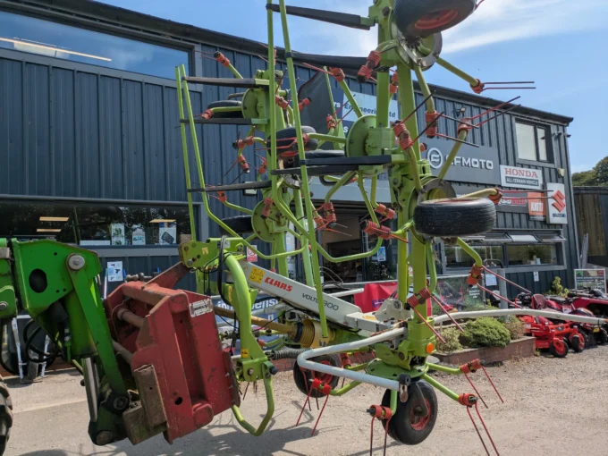 Claas Volto 900 Tedder