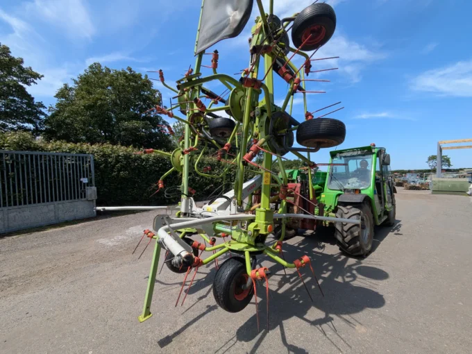 Claas Volto 900 Tedder