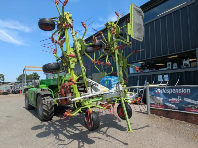 Claas Volto 900 Tedder