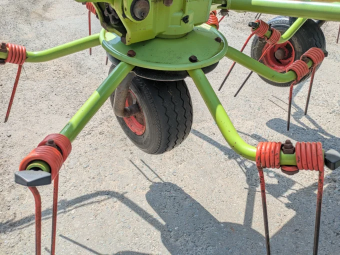 Claas Volto 900 Tedder