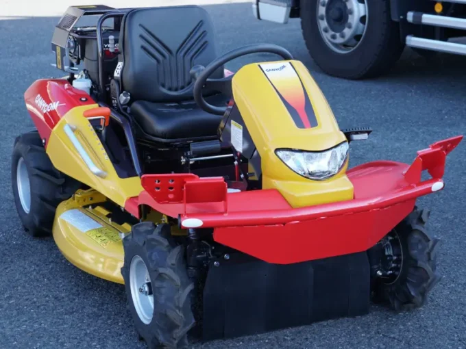 Canycom CMX1402 Ride-on Brushcutter