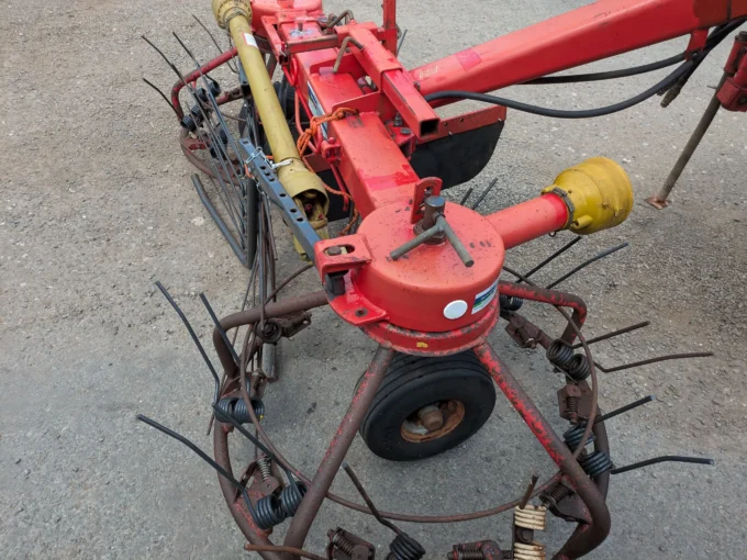 Haybob 380 tedder