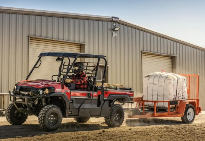 Kawasaki Mule Pro-FX 1000 towing a trailer